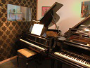 In the pianosalon “Die Stimmgabel” can take place concerts on two grand pianos